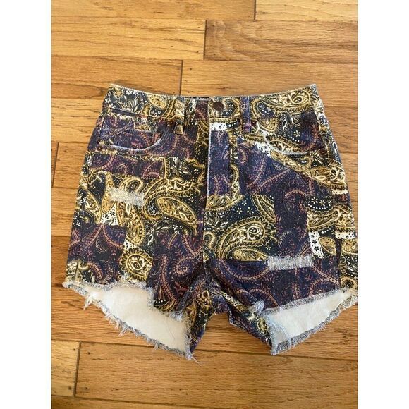 We The Free Women's Paisley Print Distressed Denim High-Waisted Shorts Size 26 - Picture 1 of 10